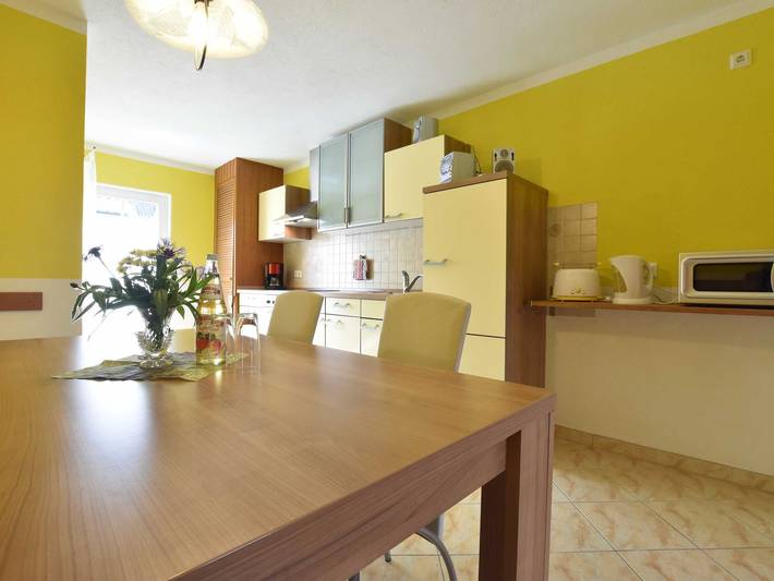 Ganze Ferienwohnung, Reihenferienhaus mit Kamin und Terrasse im Ostseeland Ofc 11 - 3- Raum Ferienhaus (4 Pers.+ 1 Baby) Terrasse+ Kamin in Satow, Mecklenburgische Ostseeküste
