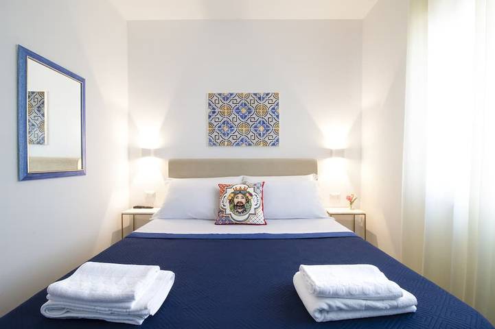 Appartamento intero, Duca d'Aosta Terrace con mini-piscina privata in Acquedolci, Provincia di Messina