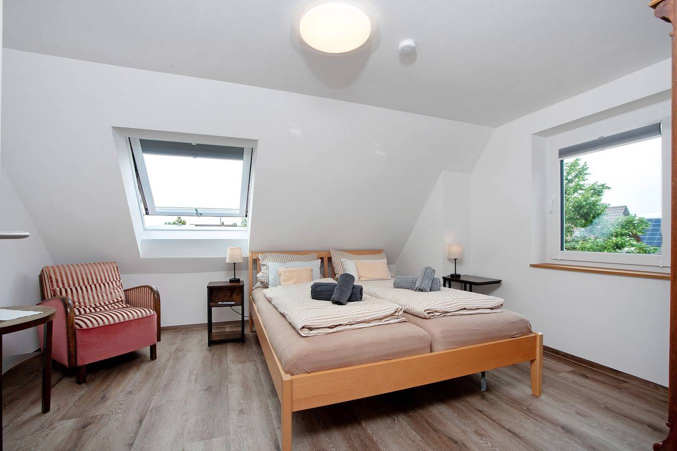 Ganze Wohnung, Ferienwohnung 'Neu Renovierte Dachgeschosswohnung' mit Wlan in Bad Wurzach, Region Bodensee-Oberschwaben