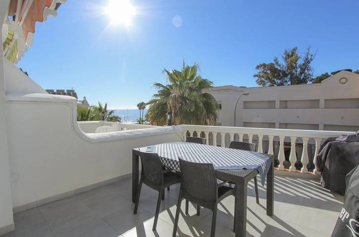 Ferienhaus 'Burriana Casa Playa' mit Meerblick, WLAN und Klimaanlage in Playa de Burriana, Nerja