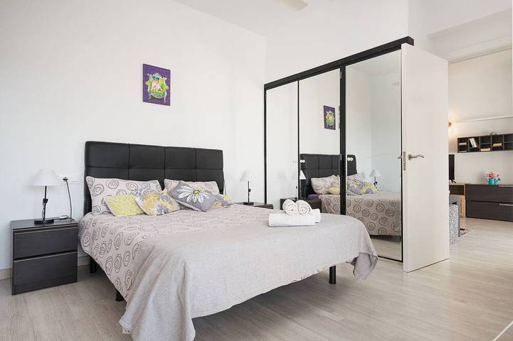 Ganze Wohnung, Nagelneu, direkt am Strand in Alcúdia: die längste in Mallorca in Port d'Alcúdia, Alcúdia