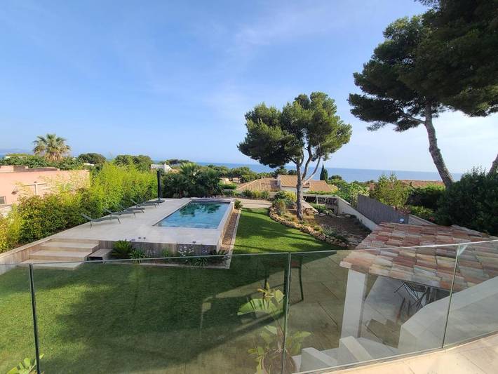 Villa pour 12 personnes, avec Balcon et Terrasse ainsi que Jardin et Piscine à Carry-le-Rouet