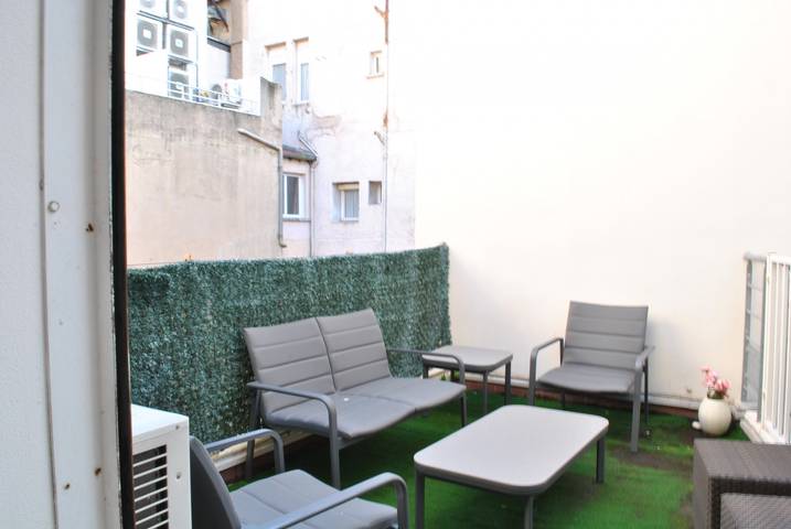 Gîte pour 12 personnes, avec terrasse dans Palais Des Festivals Et Des Congres - 3