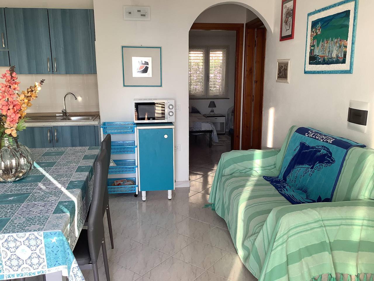 Appartamento intero, Appartamento 'House with Mountain View' con vista mare, Wi-Fi e aria condizionata in Cala Gonone, Dorgali