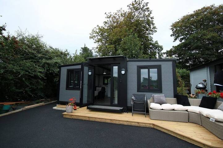 Cottage for 4 people, with balcony and hot tub in Northern Ireland