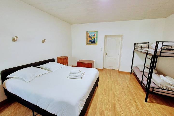 Location de vacances pour 8 personnes, avec jardin à La Verrie - 2