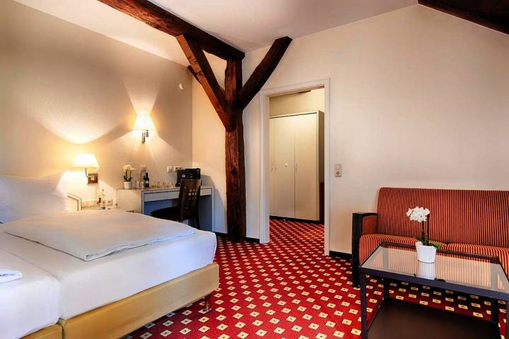 Hotel für 2 Personen, mit Whirlpool und Terrasse sowie Garten und Pool in Bad Arolsen - 4