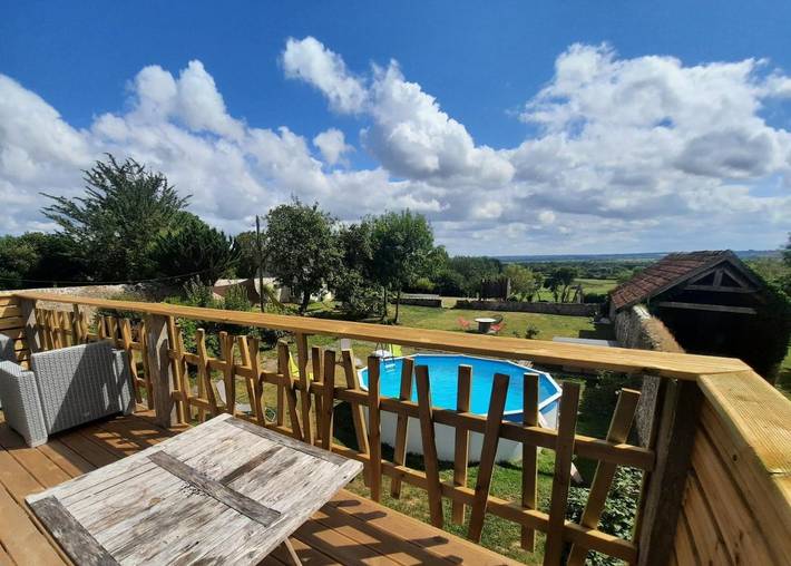 Gîte pour 6 personnes, avec jacuzzi ainsi que jardin et piscine à Neuilly-la-Forêt