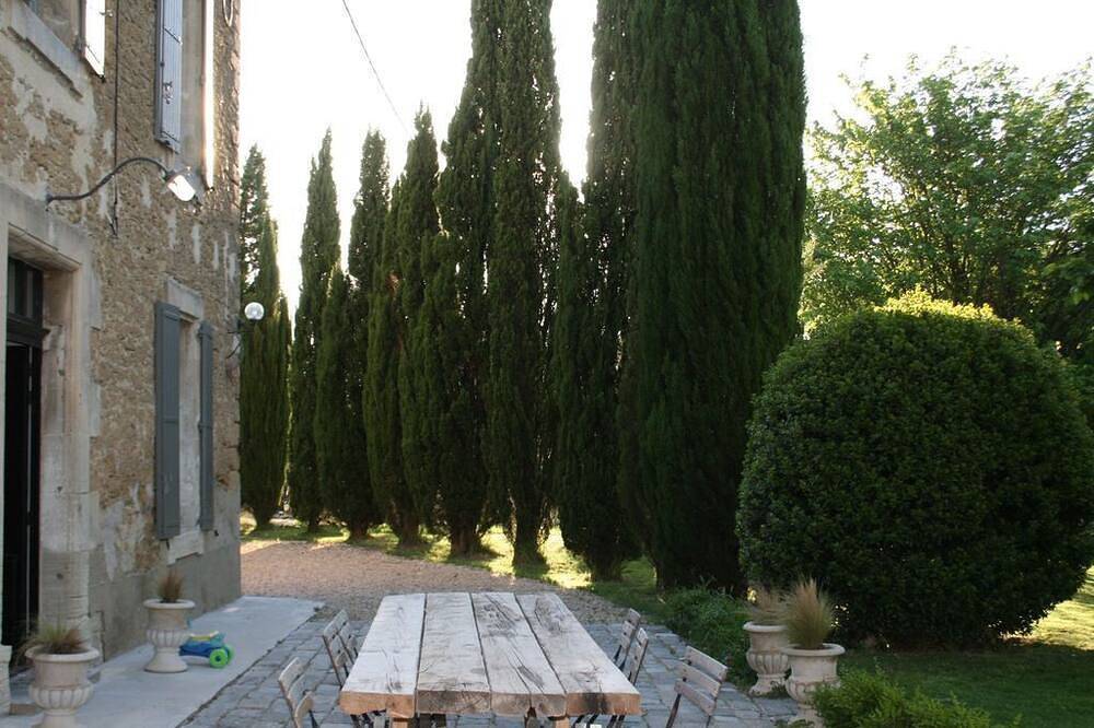 Ideal for Avignon festival Magnificent Mas with swimming pool and jacuzzi in Althen-des-Paluds, Vaucluse