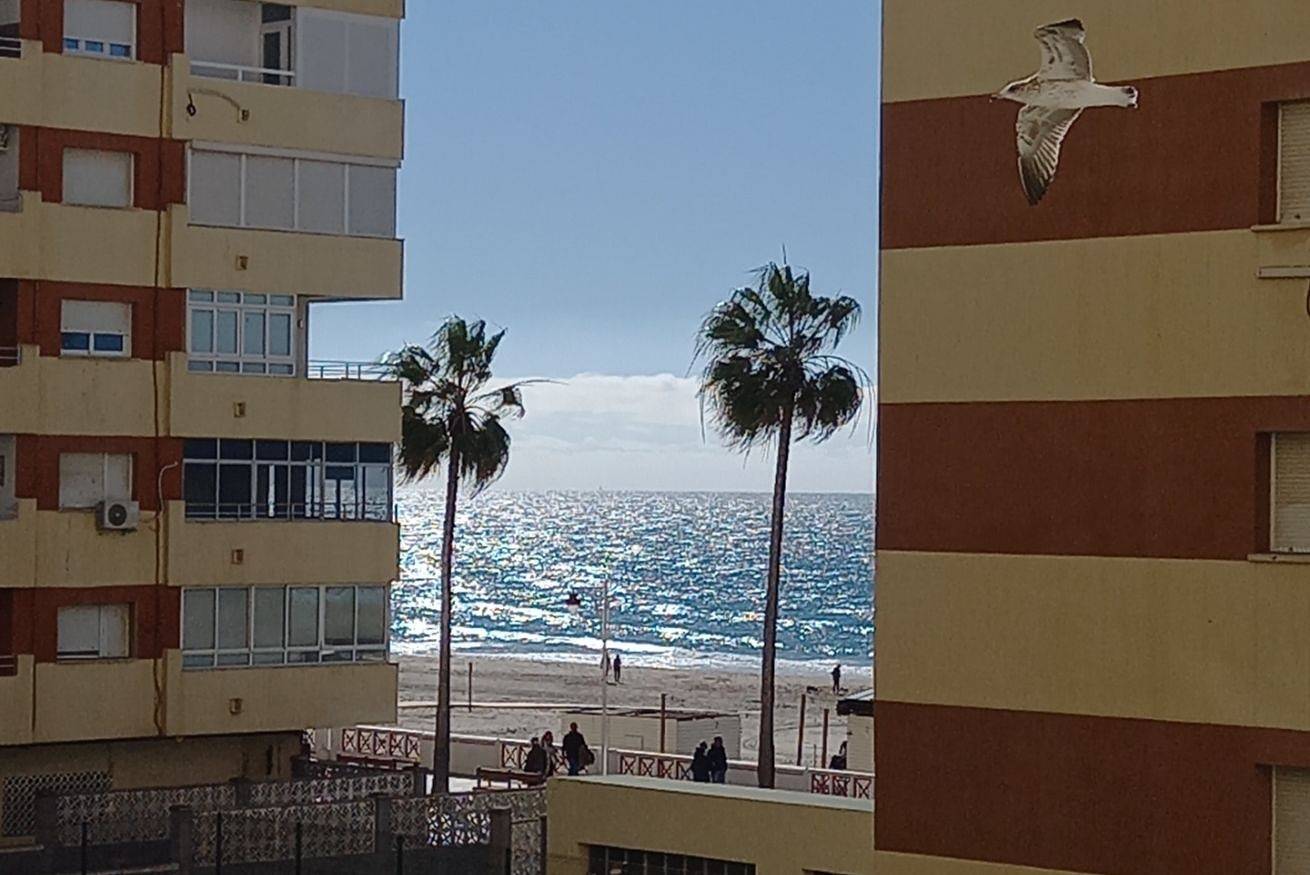 Apartamento entero, Alegrías de Cádiz by Gades Gestión in Playa La Victoria, Cádiz