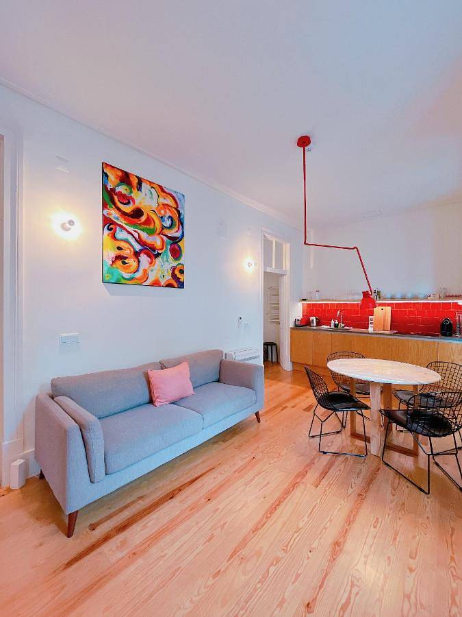 Apartamento inteiro, Studio Apartment - 4th Floor in Cacilhas, Almada