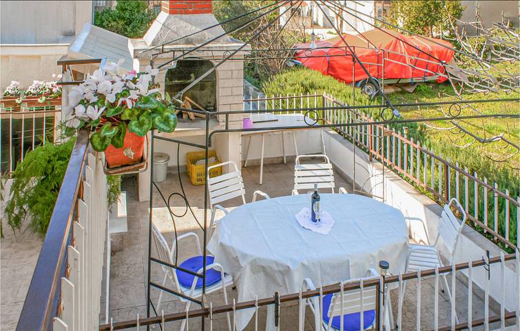 Ferienwohnung für 3 Personen, mit Terrasse in Trogir - 2