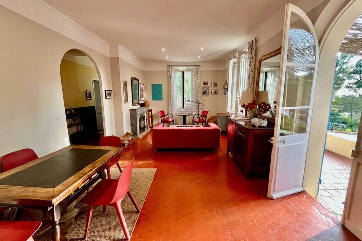 Location de vacances pour 12 personnes, avec piscine ainsi que jardin et terrasse, adapté aux familles dans La Madrague - 3