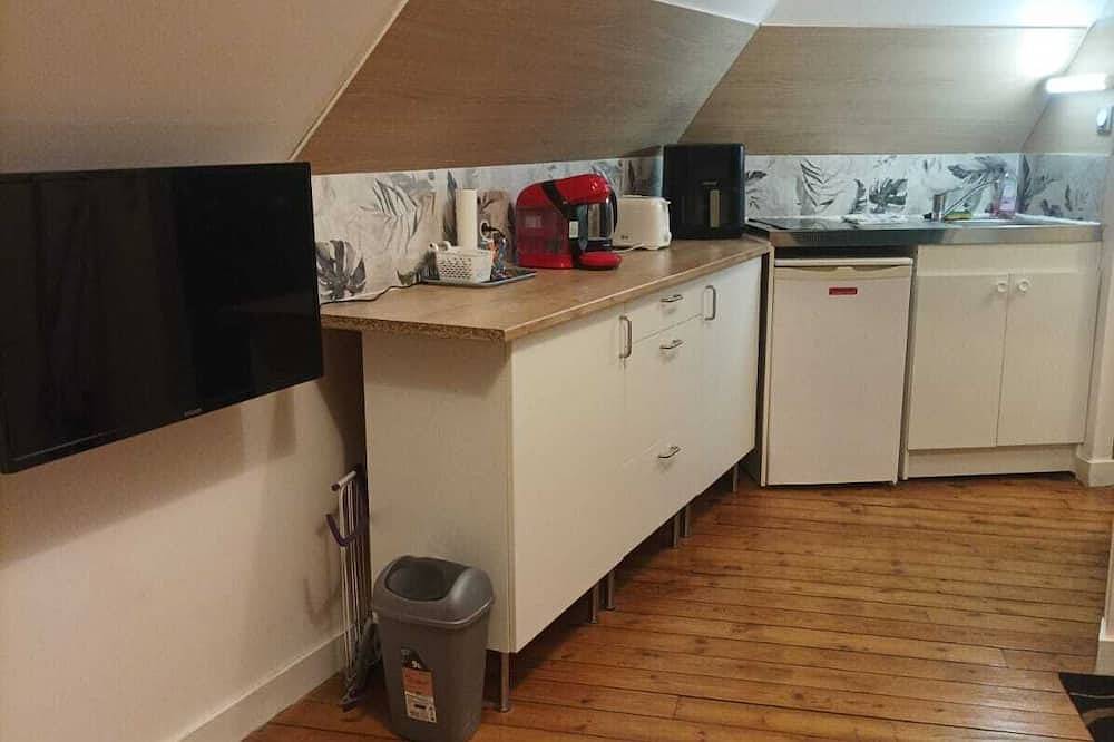 Appartement entier, Studio centre ville lit fait in Évron, Mayenne