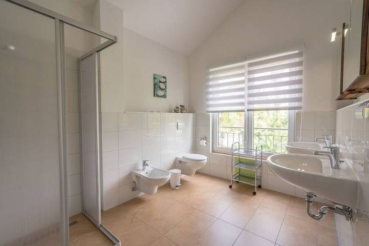 Ferienhaus für 6 Personen, mit Whirlpool und Garten sowie Sauna und Balkon, mit Haustier am Müggelsee - 4
