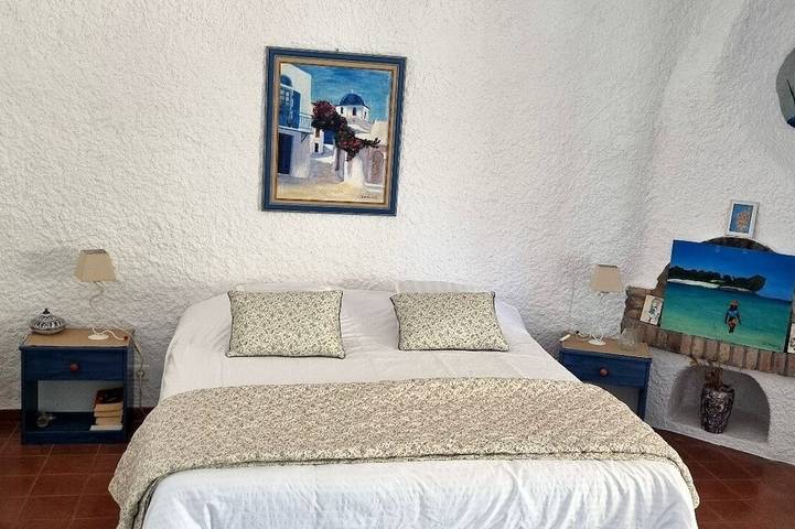 Location de vacances pour 2 personnes, avec terrasse et jardin à Cargèse - 2