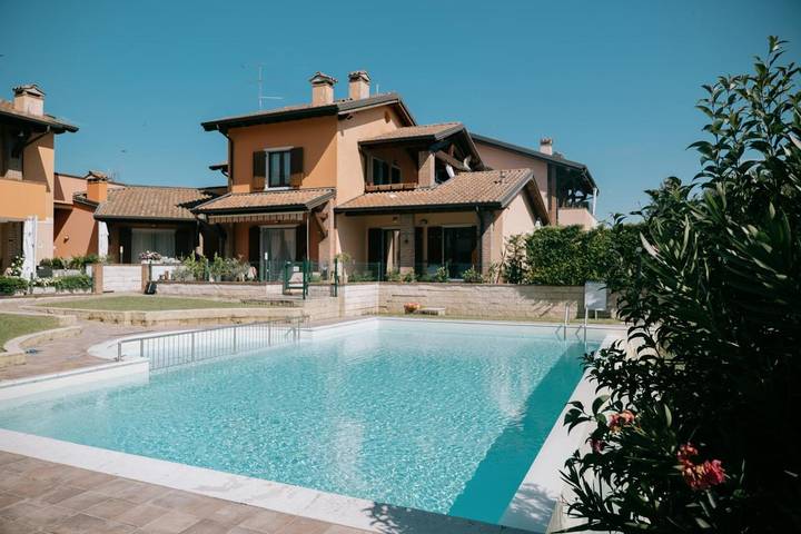 Ferienwohnung für 3 Personen, mit Pool und Garten sowie Ausblick - 1