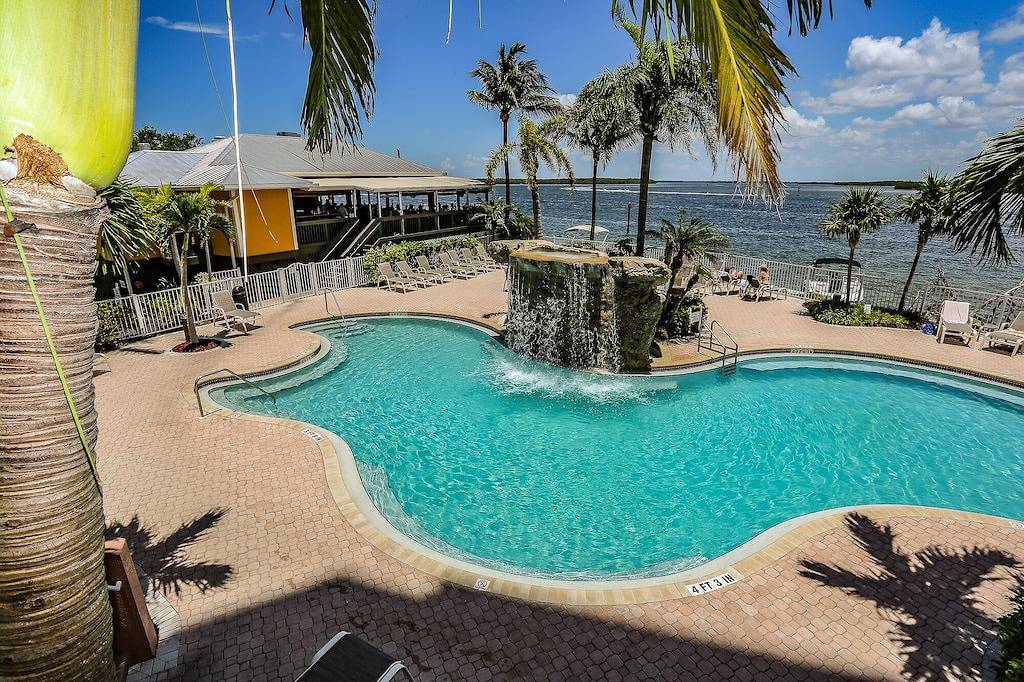 Ganze Wohnung, Lovers Key Resort 403 | Mobility Friendly Oceanfront Condo with Balcony Dining + in Bonita Bay, Bonita Springs