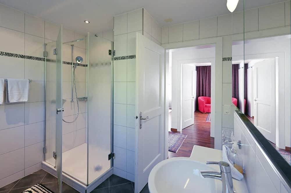 Entire apartment, House Stirnemann/ Apartment H-3 in Weggis, Lake Lucerne