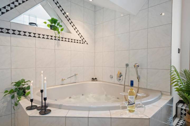 Ferienwohnung für 8 Personen, mit Ausblick und Sauna sowie Terrasse in Künzell - 4