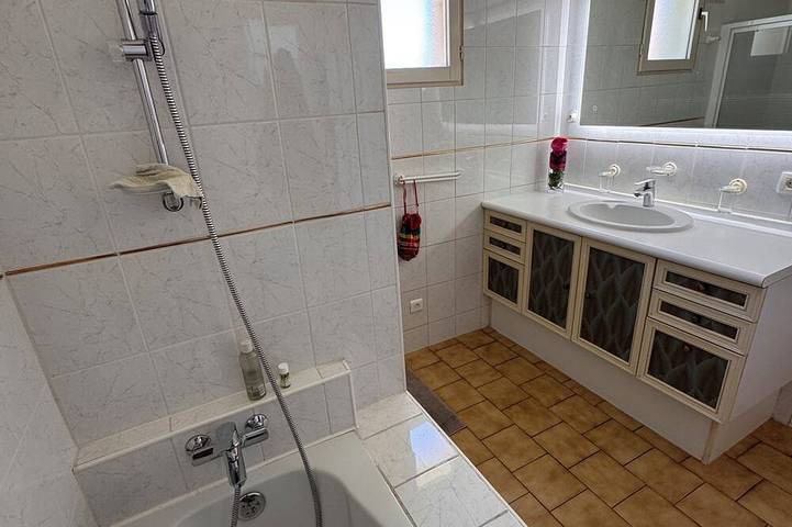 Location de vacances pour 8 personnes, avec jardin, animaux acceptés à Saint-Alban-Auriolles - 4