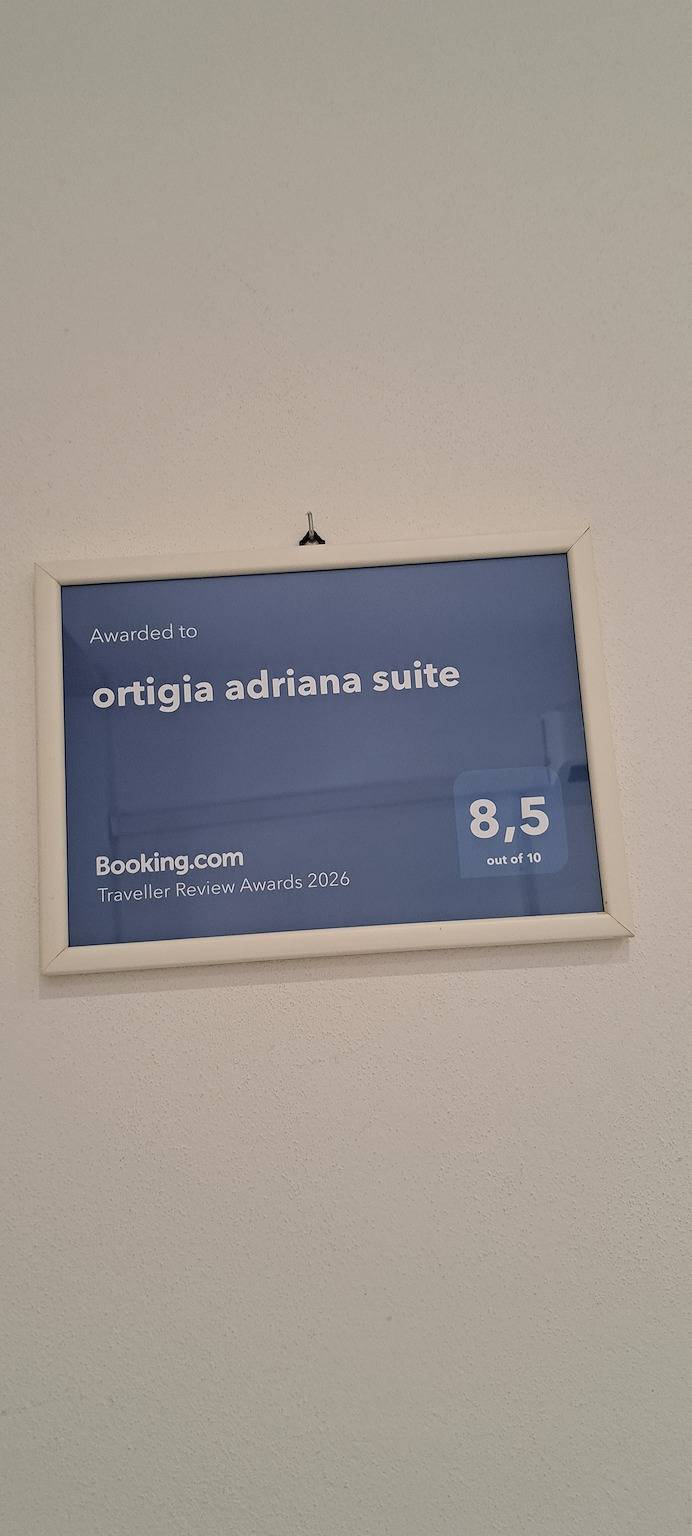 Appartamento intero, Appartamento 'Adriana Suite' con Wi-Fi e aria condizionata in Spiaggetta di Cala Rossa, Siracusa