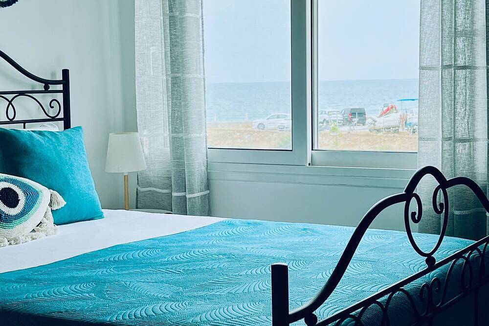 Beach front Villa with hot tub,  just steps from the sea in Stegna (Rhodes), Rhodes