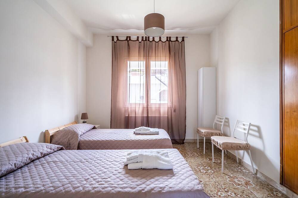Ganze Wohnung, La Maison De Provence - 200 Meter vom Strand entfernt - Parkplatz - Wifi in Spiaggia di Mondello, Palermo