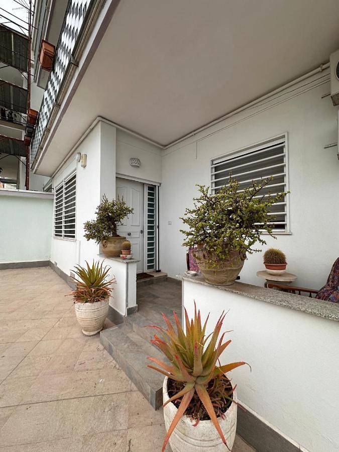 Appartamento vacanze per 4 persone, con balcone e vista lago nonché giardino e panorama - 1