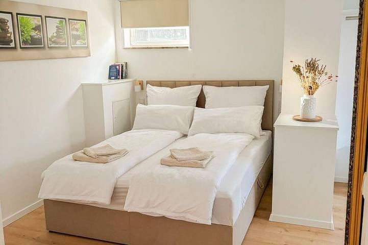 Ganze Wohnung, Ferienwohnung Fröhlich - Appartement/Fewo, Dusche, Wc, 1 Schlafraum in Dahn, Landkreis Südwestpfalz