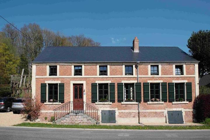 Location de vacances pour 10 personnes, avec vue et jardin, animaux acceptés dans Montmeillant