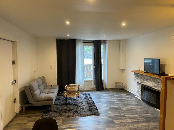 Gîte pour 6 personnes, avec vue et terrasse à La Motte-d'Aveillans