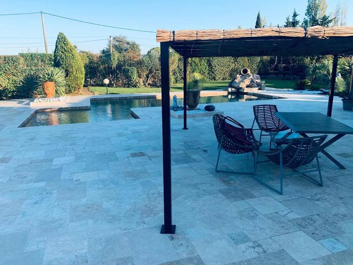 Location de vacances pour 8 personnes, avec terrasse ainsi que jacuzzi et piscine à Montbazin - 4