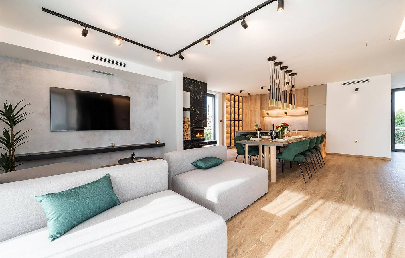 Gemütliche 1-Zimmer-Wohnung mit Meerblick, Pool und 1 km Entfernung zum Strand in Vodice, Šibenik-Knin
