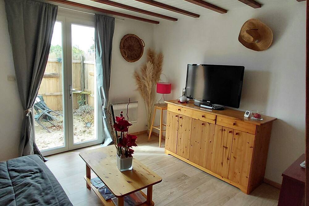 Cocoon in quiet residence with private garden in Malissard, Región de Valence