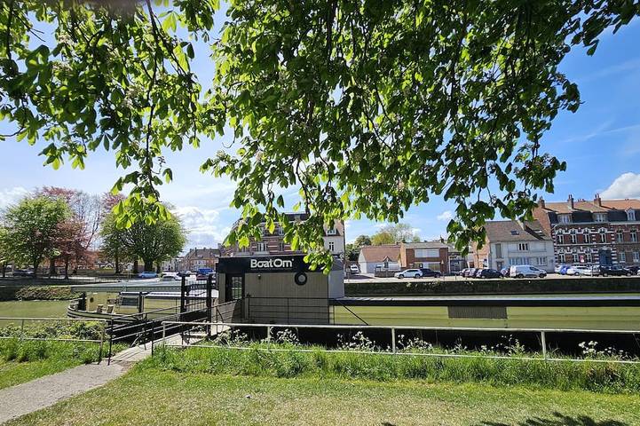 Péniche pour 12 personnes, avec jardin - 1