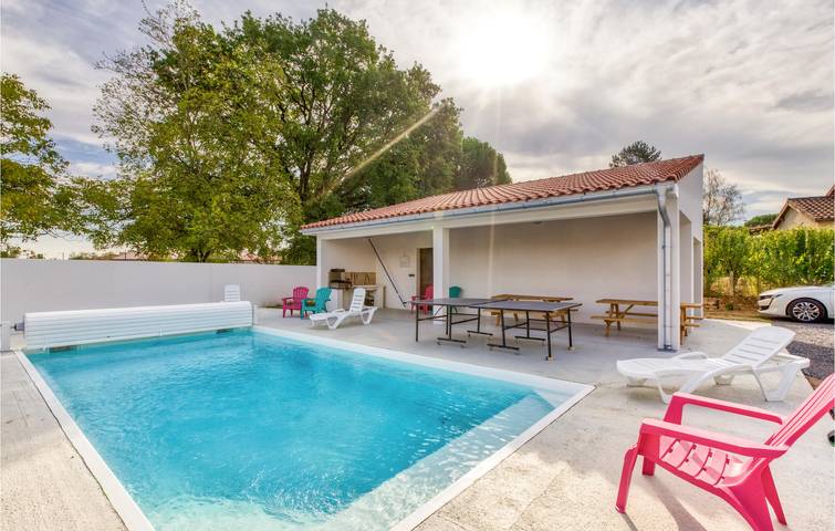 Location de vacances pour 10 personnes, avec terrasse ainsi que jardin et piscine à Albi - 4