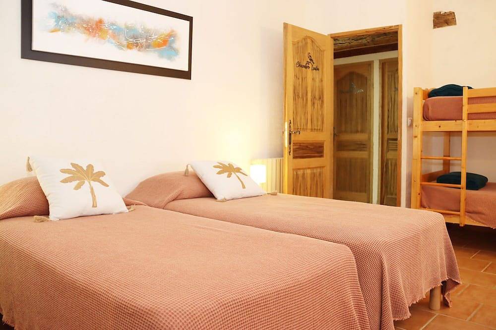 Authentique mas provençal 5 chambres avec piscine privée idéal familles in L'Hospitalet, Région de Forcalquier