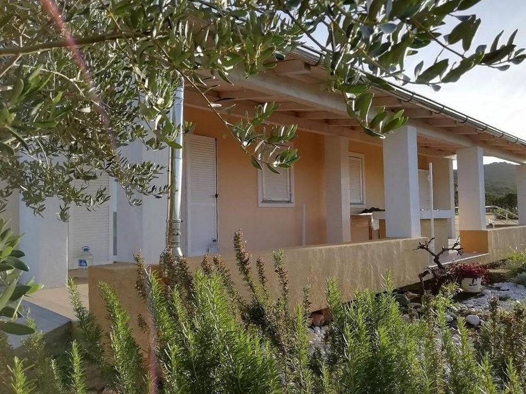 Ganze Wohnung, 2-Zimmer-Ferienwohnung mit Terrasse Ist A-25182-a in Zadar (Kommun), Otok Ist