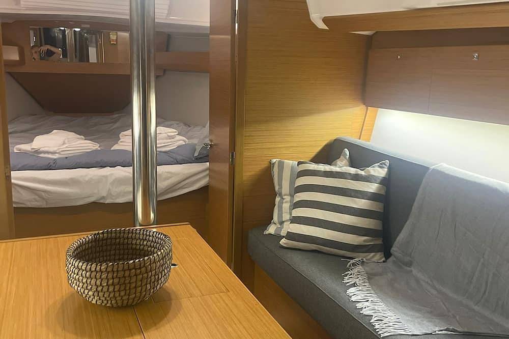 Sleeping on a Yacht Experience in Praia Tróia Mar, Carvalhal