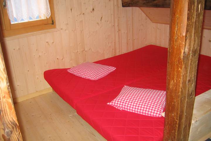 Ganze Ferienwohnung, Chrüterhütte - Alphütte für 9 Personen in Flumserberg, Flums