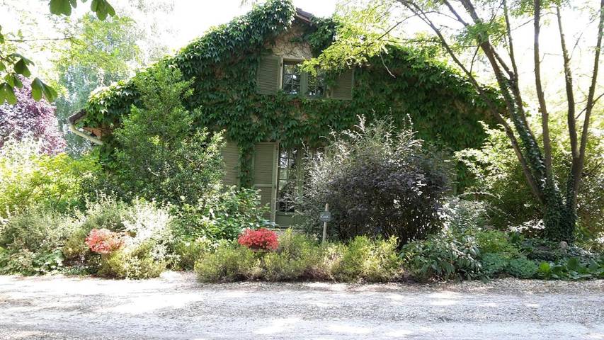 Chambre d’hôte pour 3 personnes, avec Terrasse ainsi que Jardin et Vue dans Haudainville
