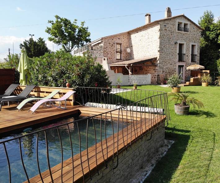 Chambre d’hôte pour 2 personnes, avec Terrasse ainsi que Jardin et Piscine dans le Var