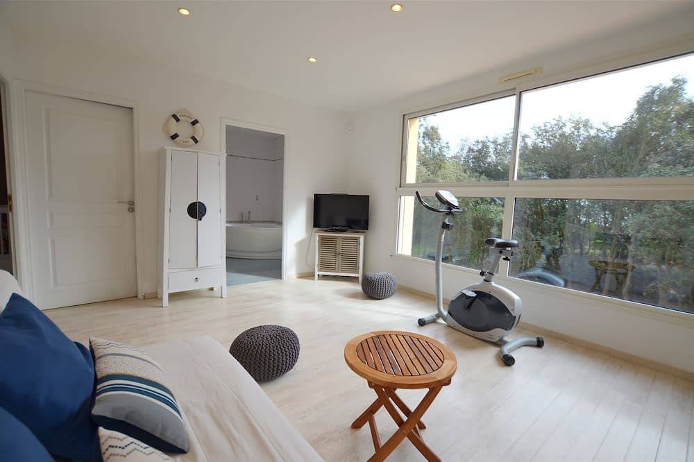 Villa with indoor pool, billiards, sauna, 230m2, Seafront, Jard sur Mer in Jard-sur-Mer, Vandea