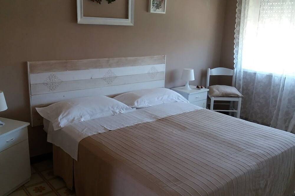Comfortable Pool Villa With Large Garden Surrounding White Fountains in Fontane Bianche, Cassibile