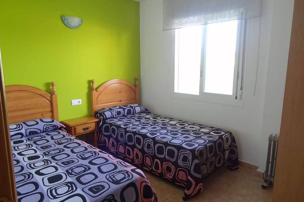 Apartamento entero, La Pineda: Apto.Residencial. Con Piscina,  A 200M Playa,  Port Aventura, Padel, in La Pineda, Platja de la Pineda