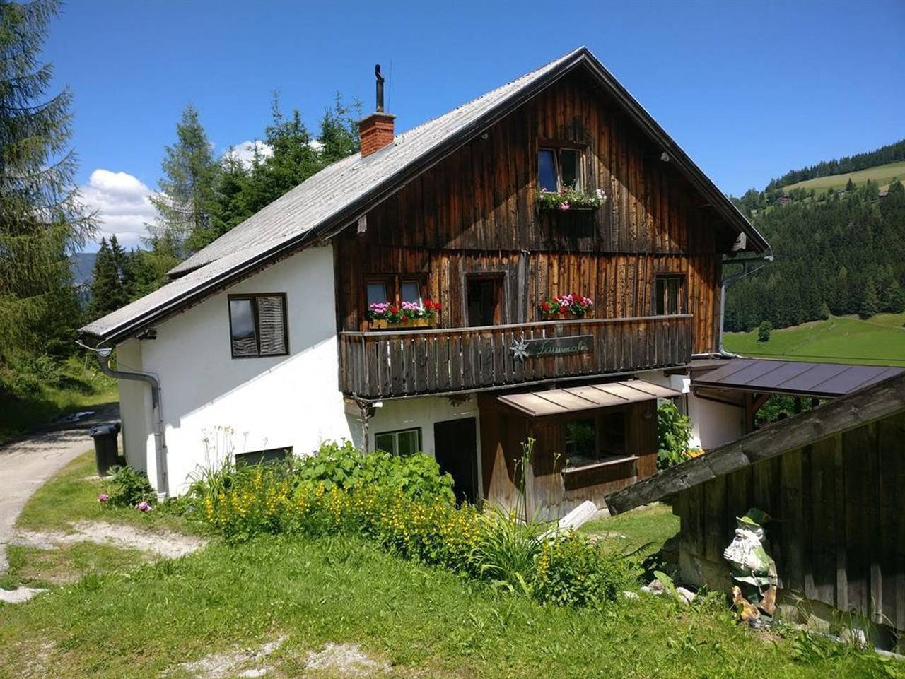 Zauneralm - Doppelzimmer mit Dusche u. fl. Wasser (Wc im Gang) in Gössenberg, Schladming-Dachstein