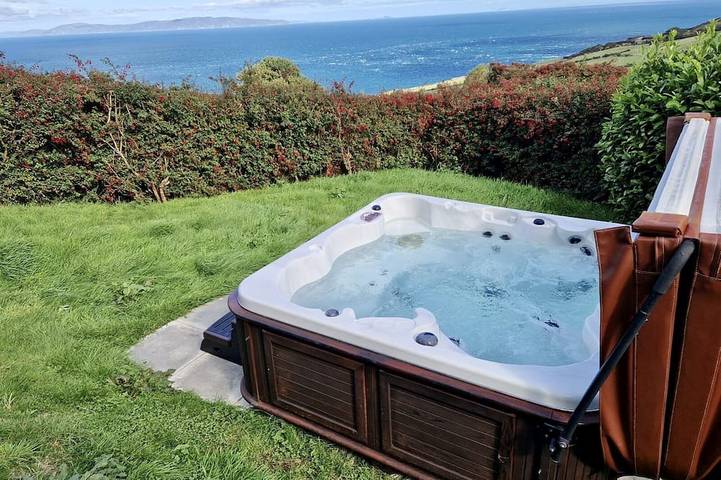 Blockhütte für 2 Personen, mit Garten und Terrasse sowie Whirlpool - 1