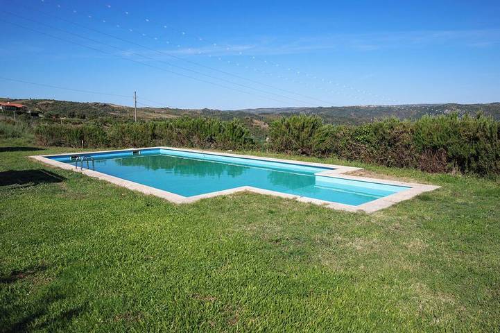 Gîte pour 4 personnes, avec balcon et piscine dans Mogadouro