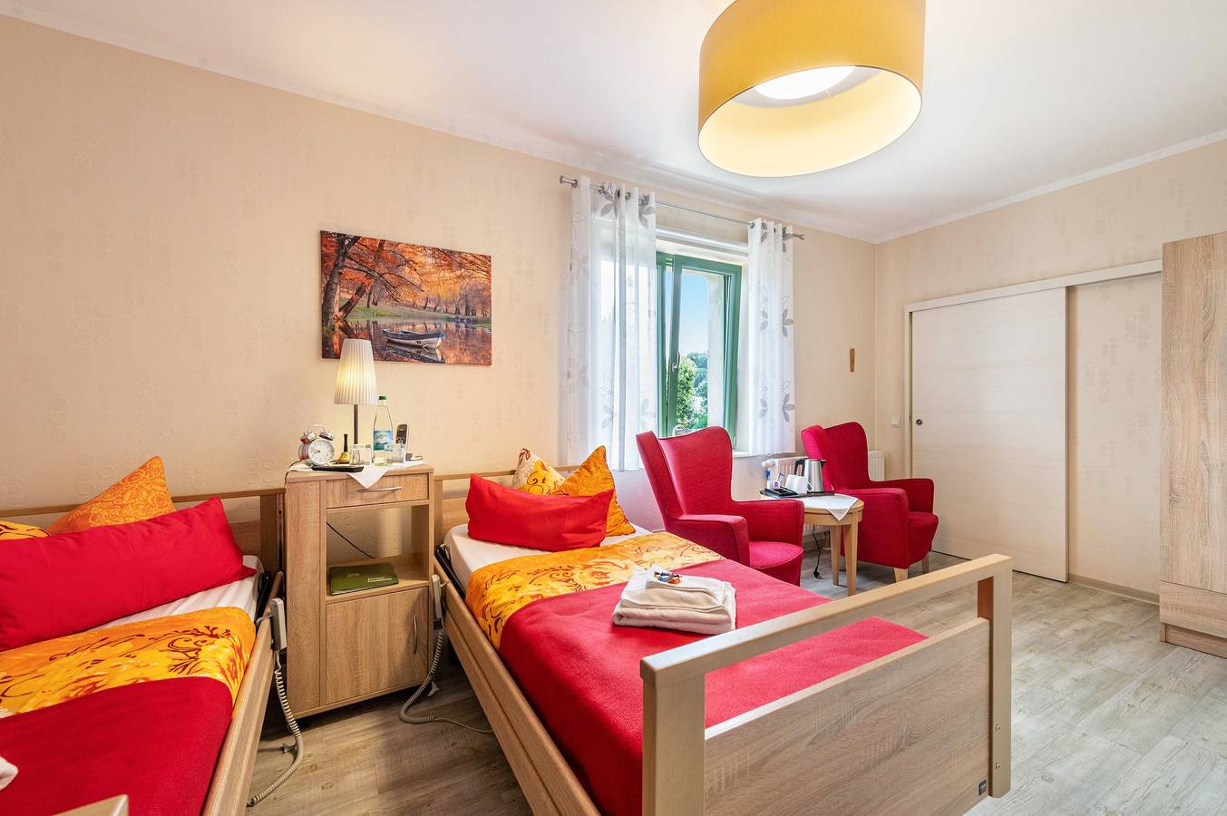 Doppelzimmer "Rot" mit Gemeinschaftsgarten und Wlan in Meyenburg, Prignitz